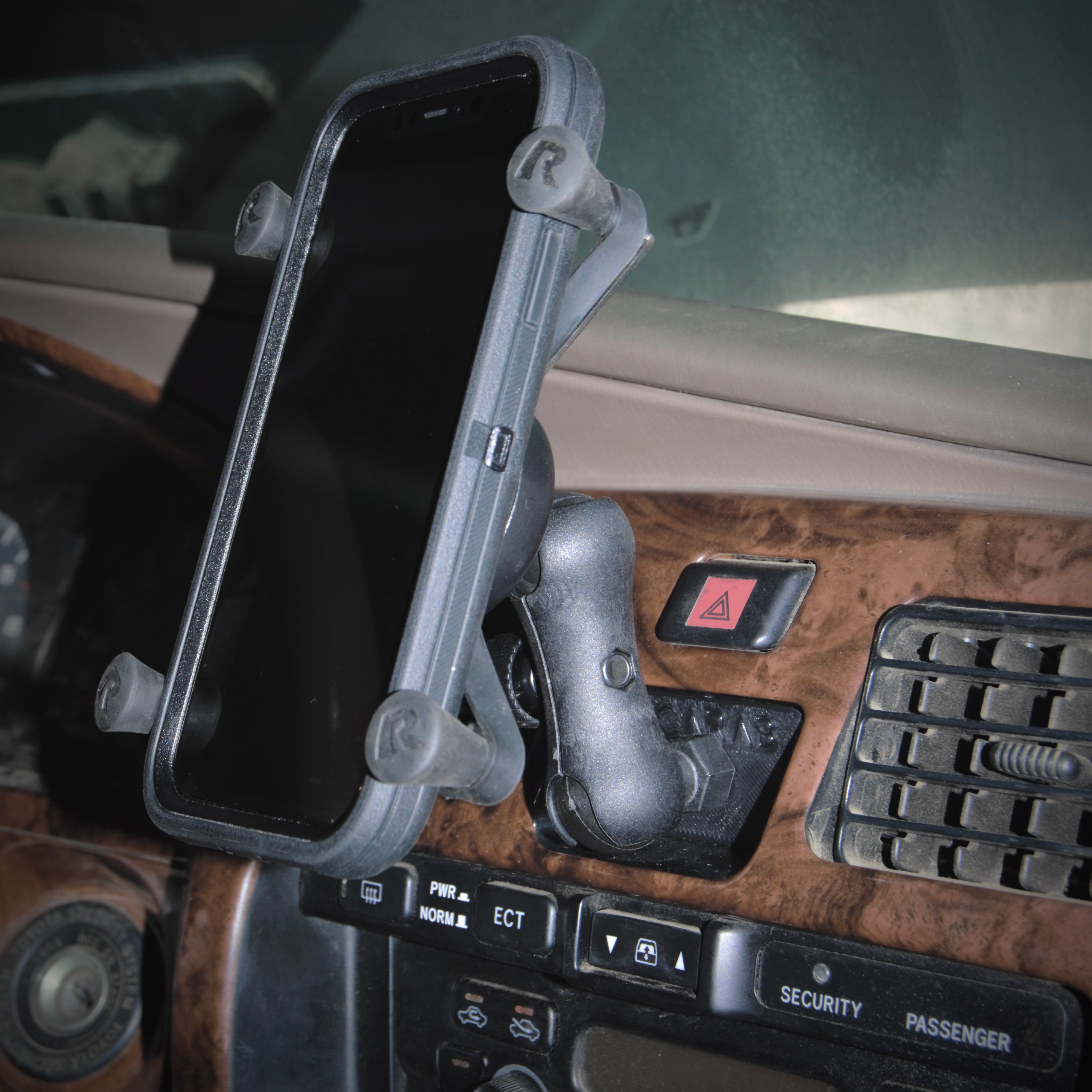 3rd Gen 4Runner Phone Mount – Opt Offroad
